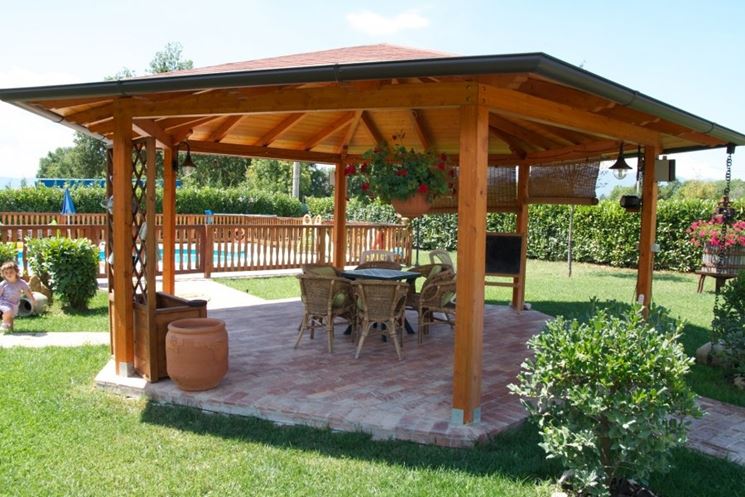 Esemplare di gazebo in legno