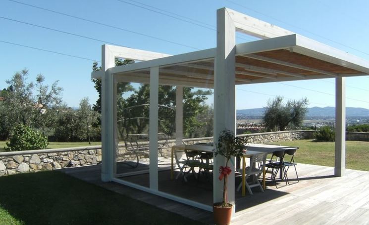 Gazebo in legno e metallo