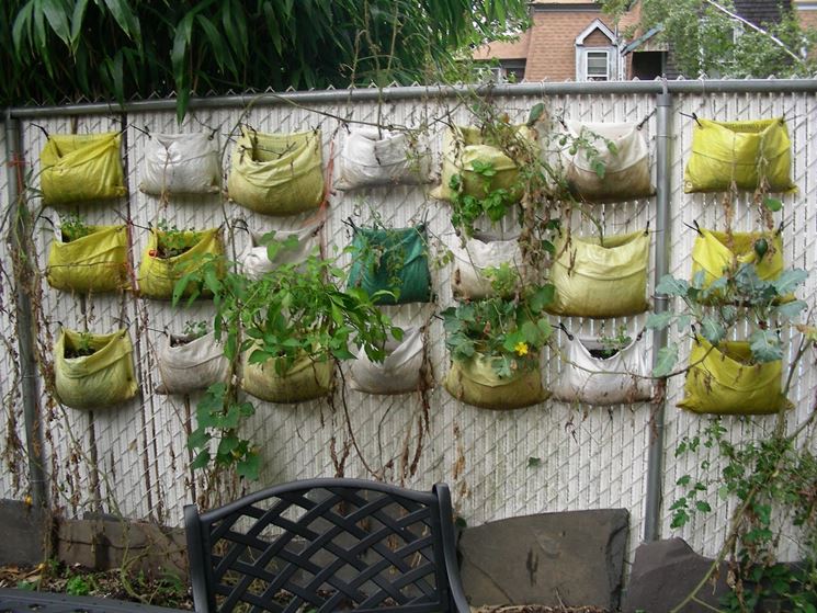 Una semplice idea per un giardino verticale