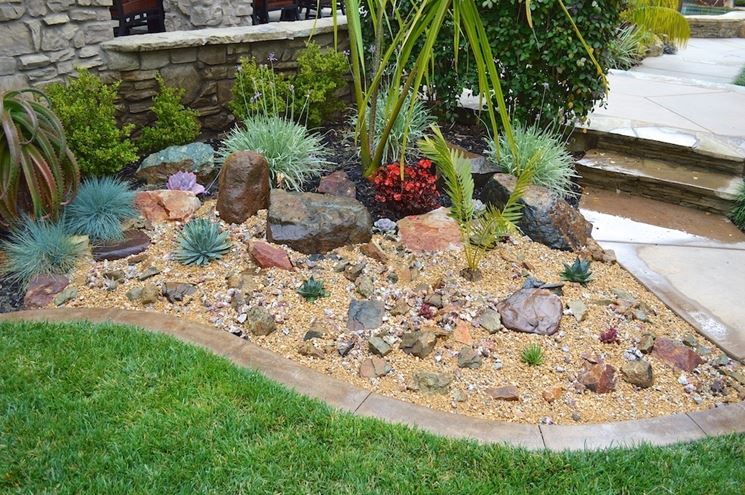 Esempio di giardino con rocce