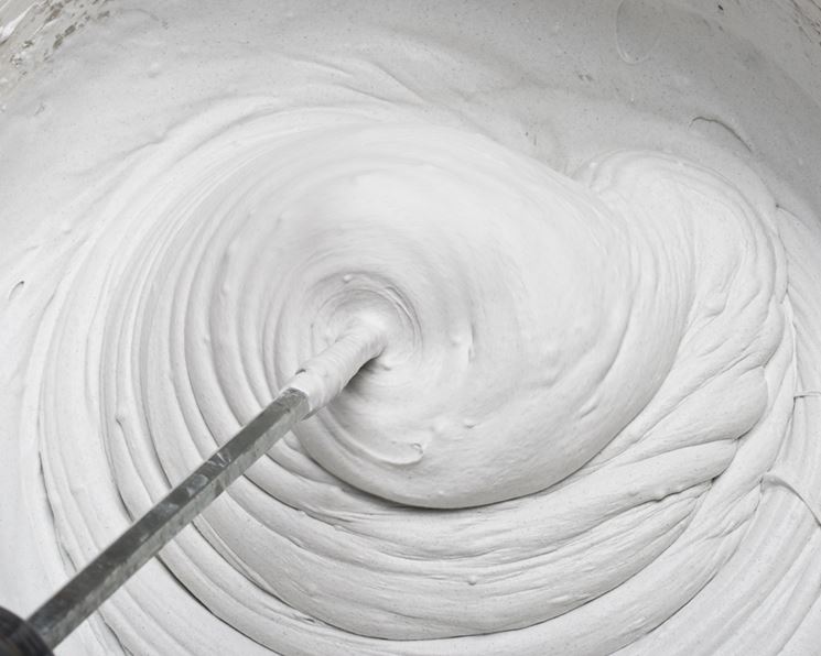 Preparazione del gesso per intonaci