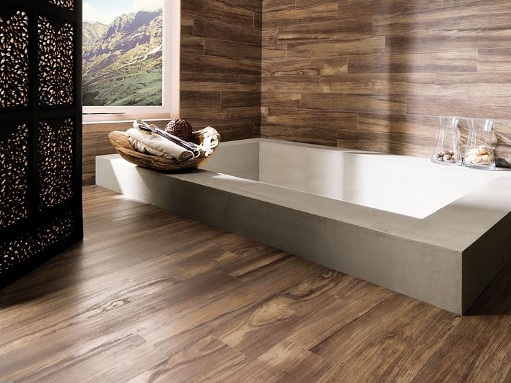 Stanza bagno con parquet laminato