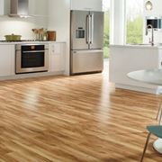 Cucina con pavimento pvc