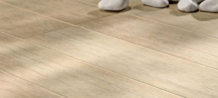 Pavimento a effetto legno in gres porcellanato