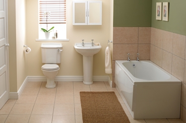 Bagno con piastrelle