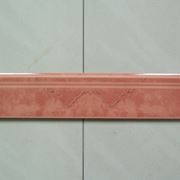 Battiscopa in ceramica decorato