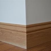 Esempio battiscopa colore legno