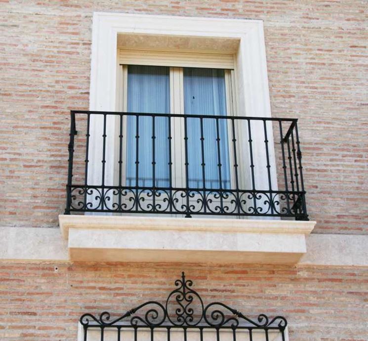 Esempio di sottobalcone condominiale