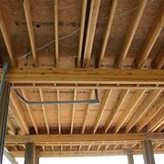 Soffitto con travi in legno